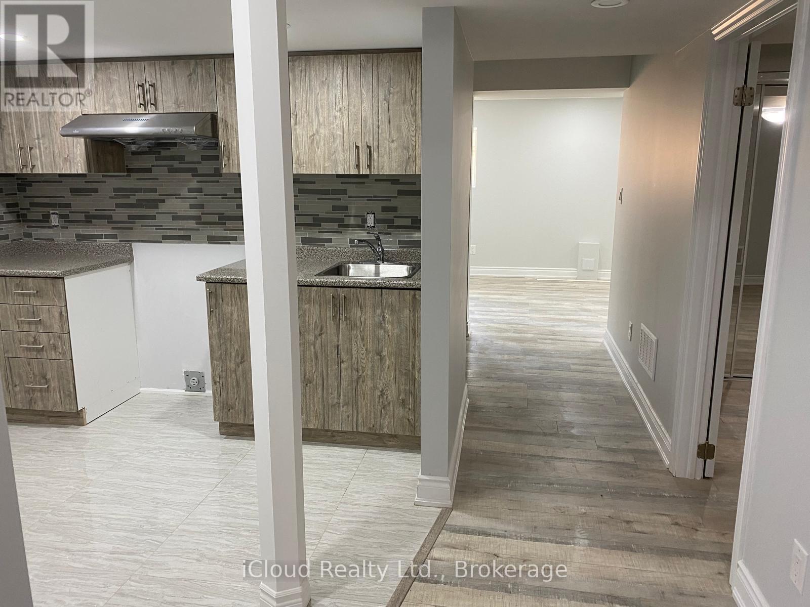 Lower - 16 Provost Trail, Brampton, Ontario  L6Y 6E7 - Photo 7 - W12684874