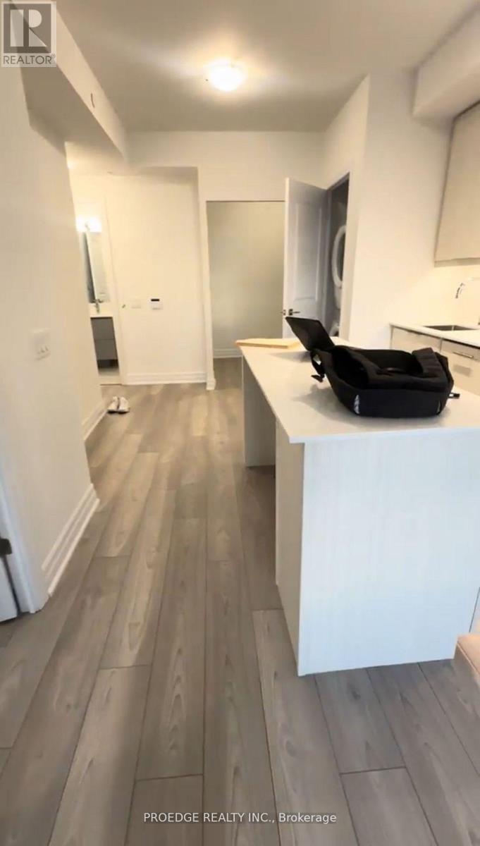 1606 - 36 Elm Drive W, Mississauga, Ontario  L5B 1L9 - Photo 3 - W12684882