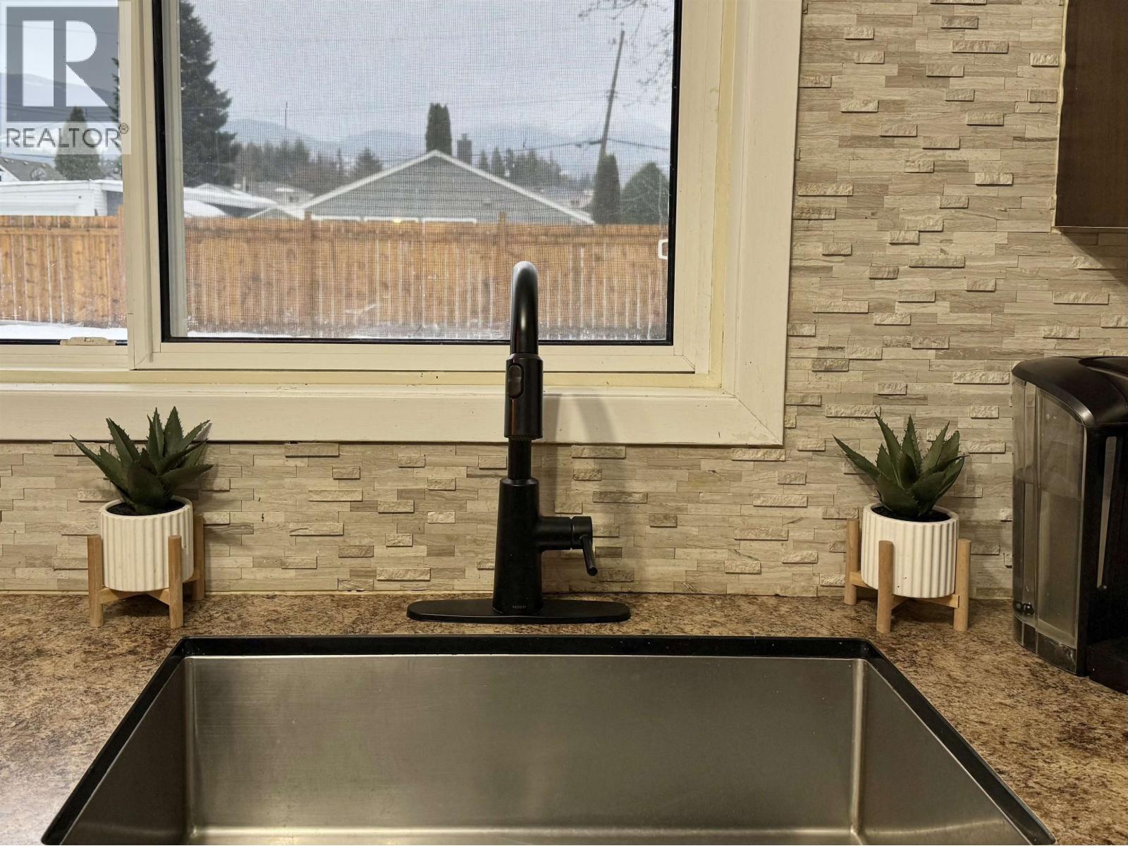 29 Saguenay Street, Kitimat, British Columbia  V8C 1W7 - Photo 8 - R3078040