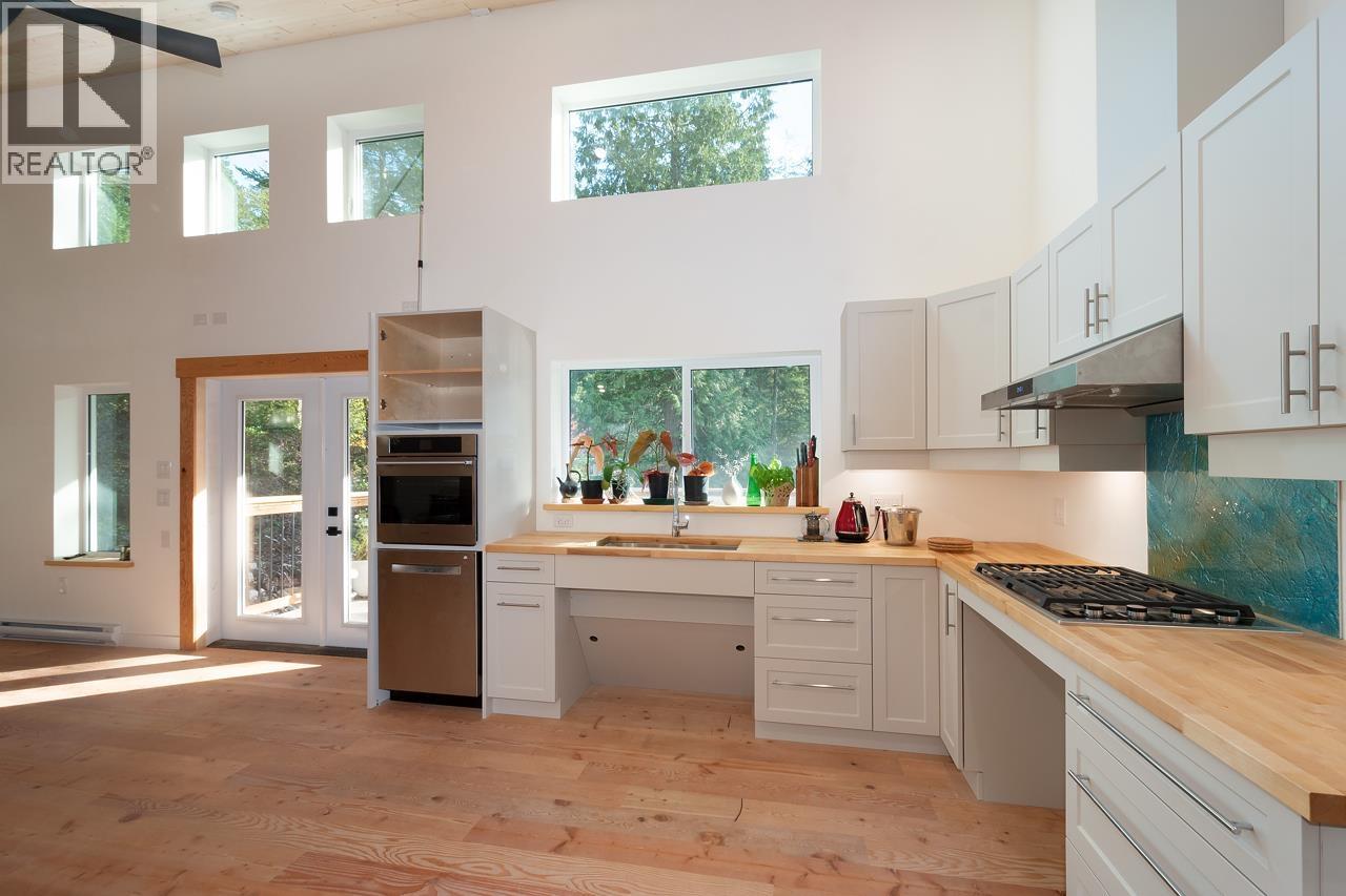 1580 Evergreen Lane, Bowen Island, British Columbia  V0N 1G2 - Photo 6 - R3027456