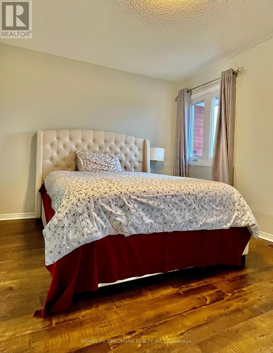 62 Beresford Drive, Richmond Hill, Ontario  L4B 4J5 - Photo 4 - N12684884