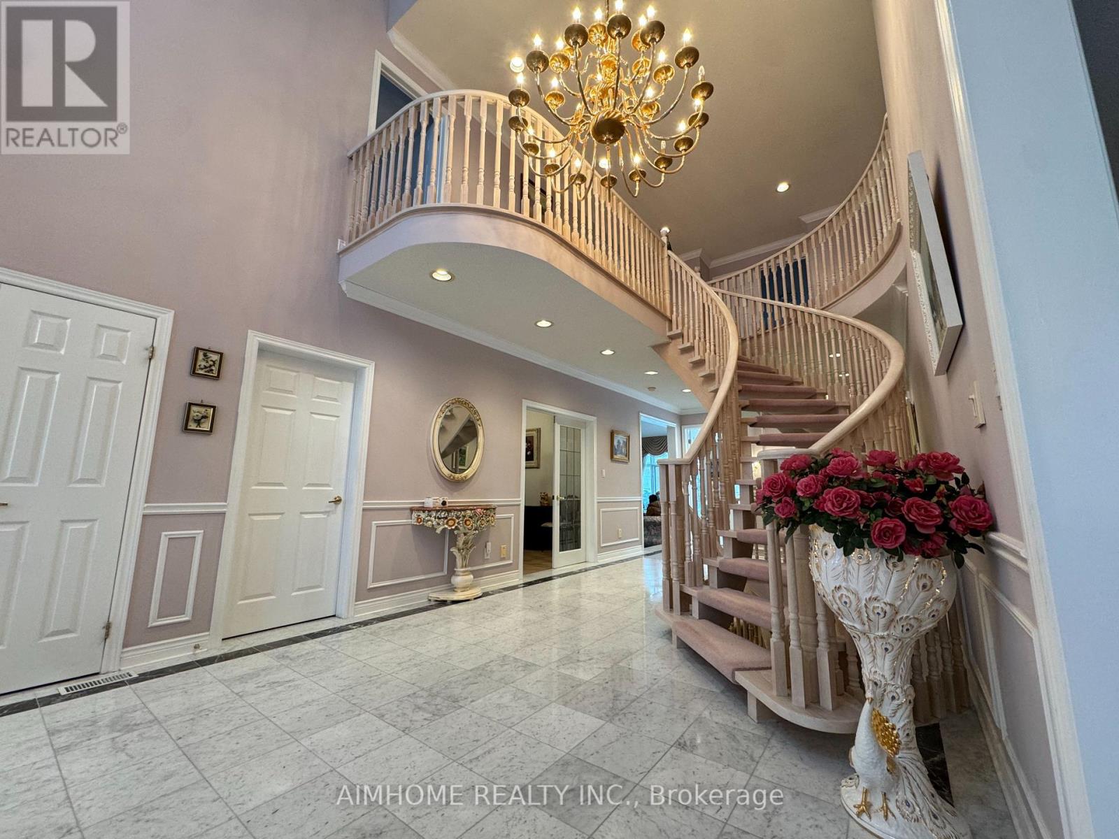 92 Springbrook Drive, Richmond Hill, Ontario  L4B 3P9 - Photo 6 - N12684918