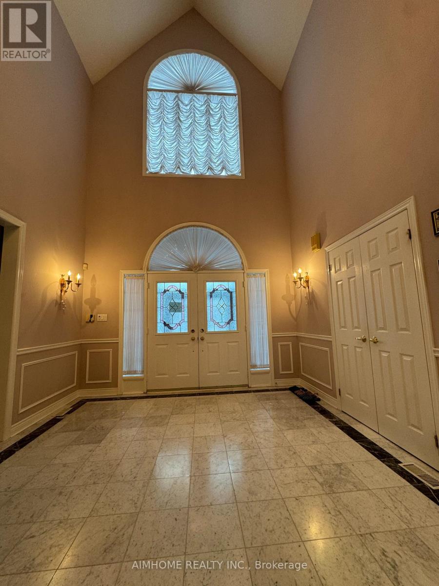 92 Springbrook Drive, Richmond Hill, Ontario  L4B 3P9 - Photo 8 - N12684918