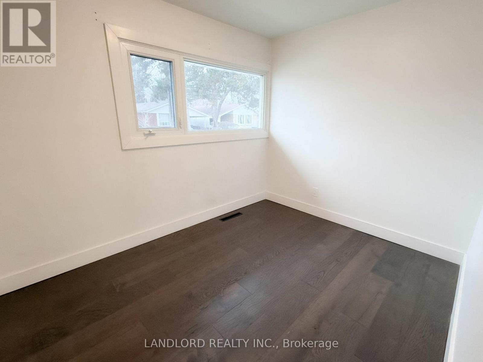Main Floor - 18 Deerfield Road, Toronto, Ontario  M1K 4X6 - Photo 14 - E12650370