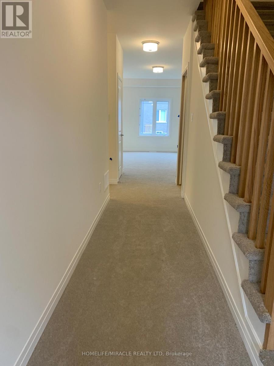 60 Mckernan Avenue, Brantford, Ontario  N3V 0C2 - Photo 2 - X12684896