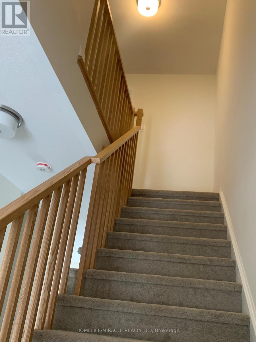 60 Mckernan Avenue, Brantford, Ontario  N3V 0C2 - Photo 3 - X12684896