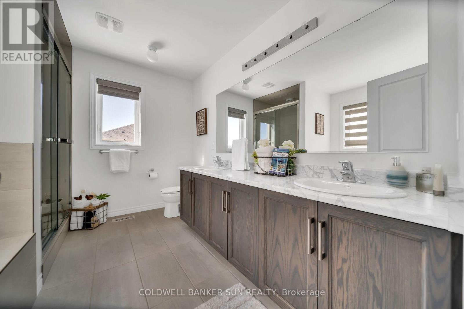 27 Gourlay Farm Lane, North Dumfries, Ontario  N0B 1E0 - Photo 8 - X12684910