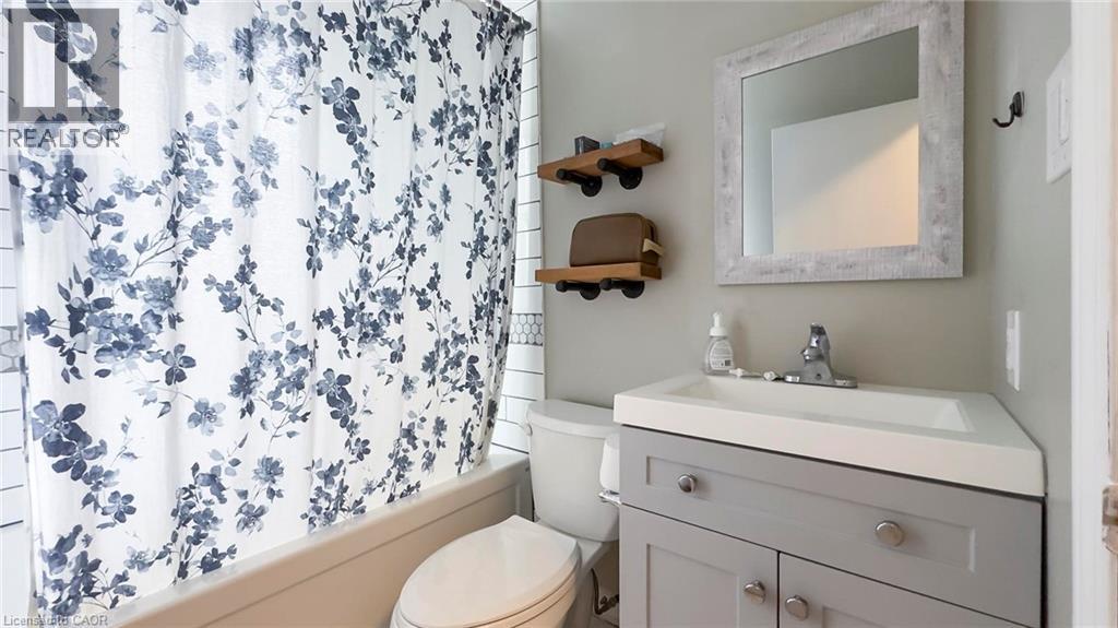 Photo 14 of 27 for 34 Saunby Street