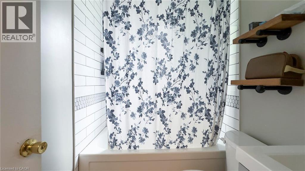 Photo 15 of 27 for 34 Saunby Street