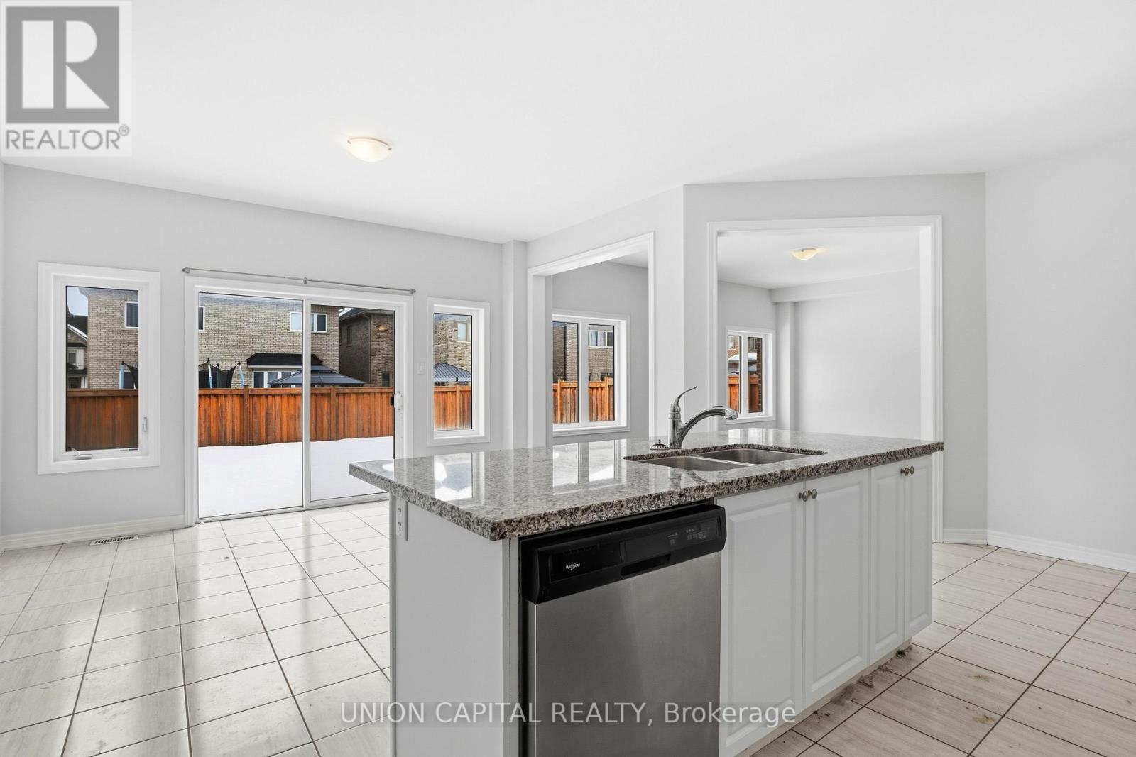 943 Larter Street, Innisfil, Ontario  L9S 1A8 - Photo 14 - N12675860