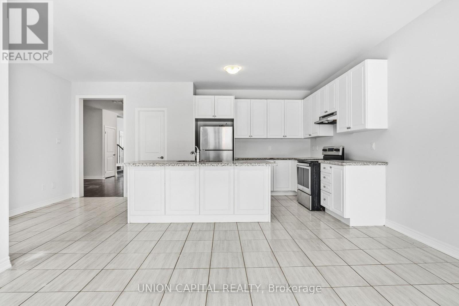 943 Larter Street, Innisfil, Ontario  L9S 1A8 - Photo 10 - N12675860