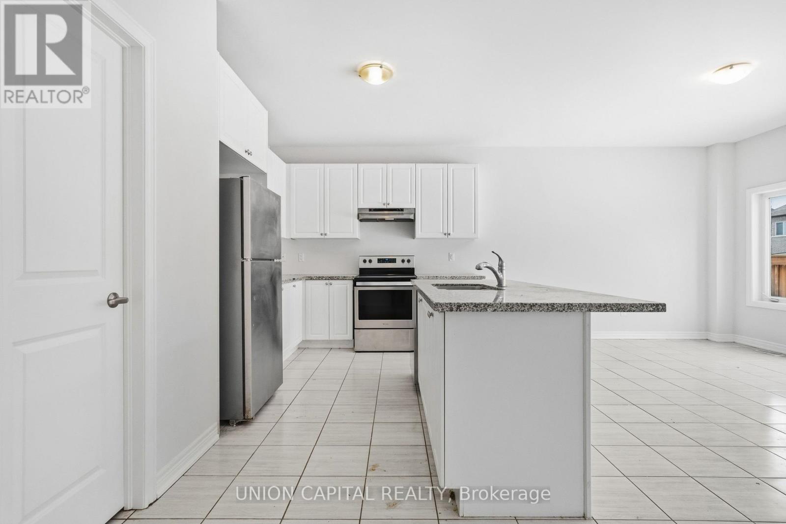 943 Larter Street, Innisfil, Ontario  L9S 1A8 - Photo 13 - N12675860