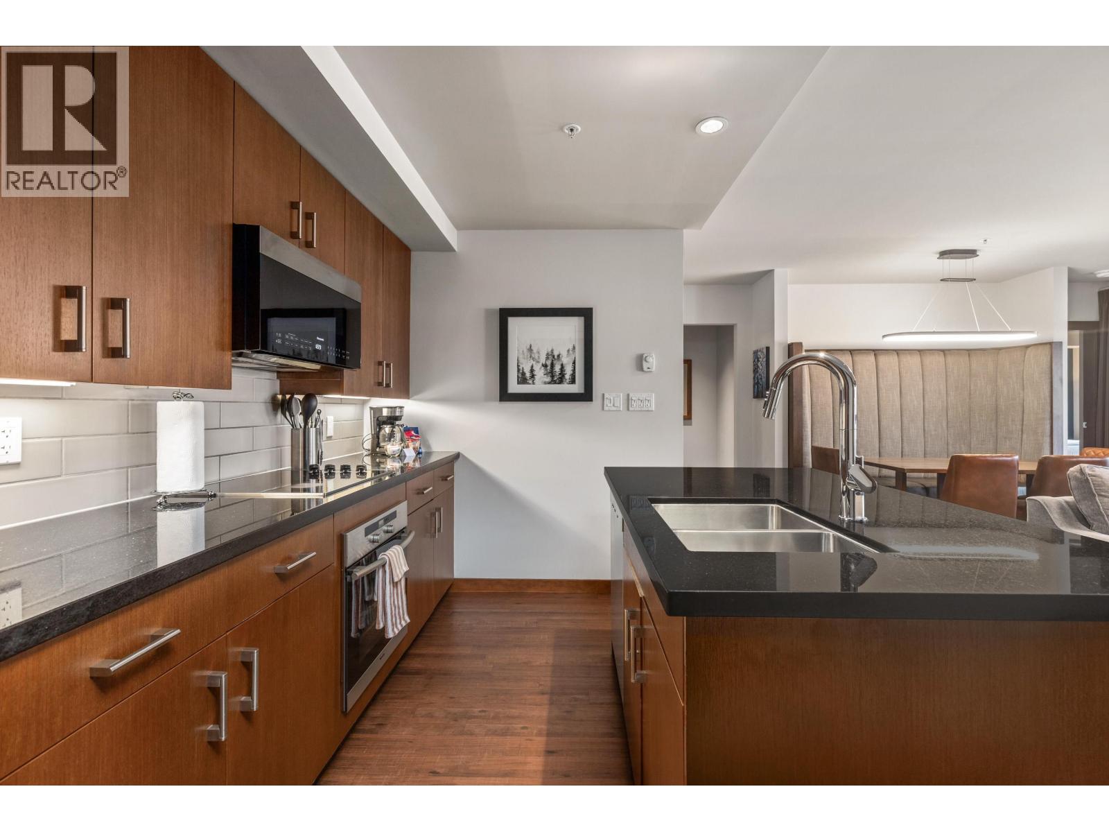 309b 2020 London Lane, Whistler, British Columbia  V0N 1B2 - Photo 10 - R3078076