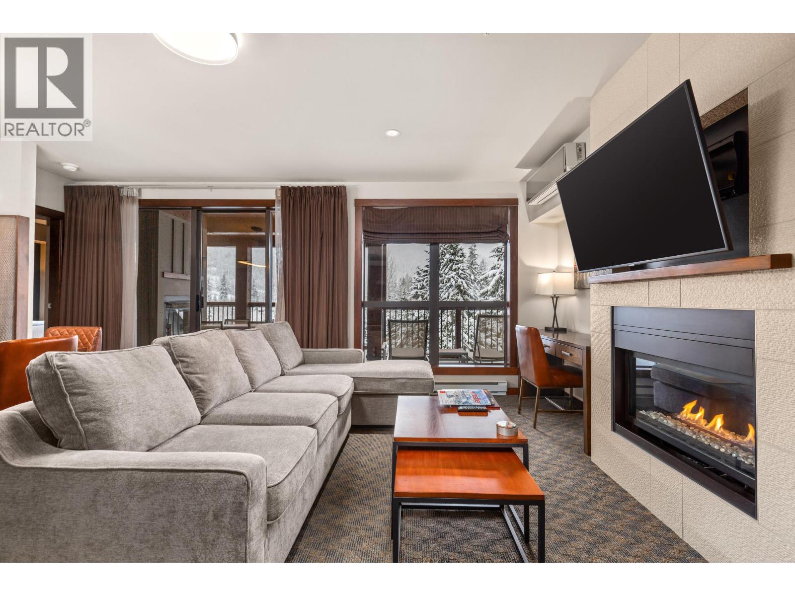 309b 2020 London Lane, Whistler, British Columbia  V0N 1B2 - Photo 4 - R3078076