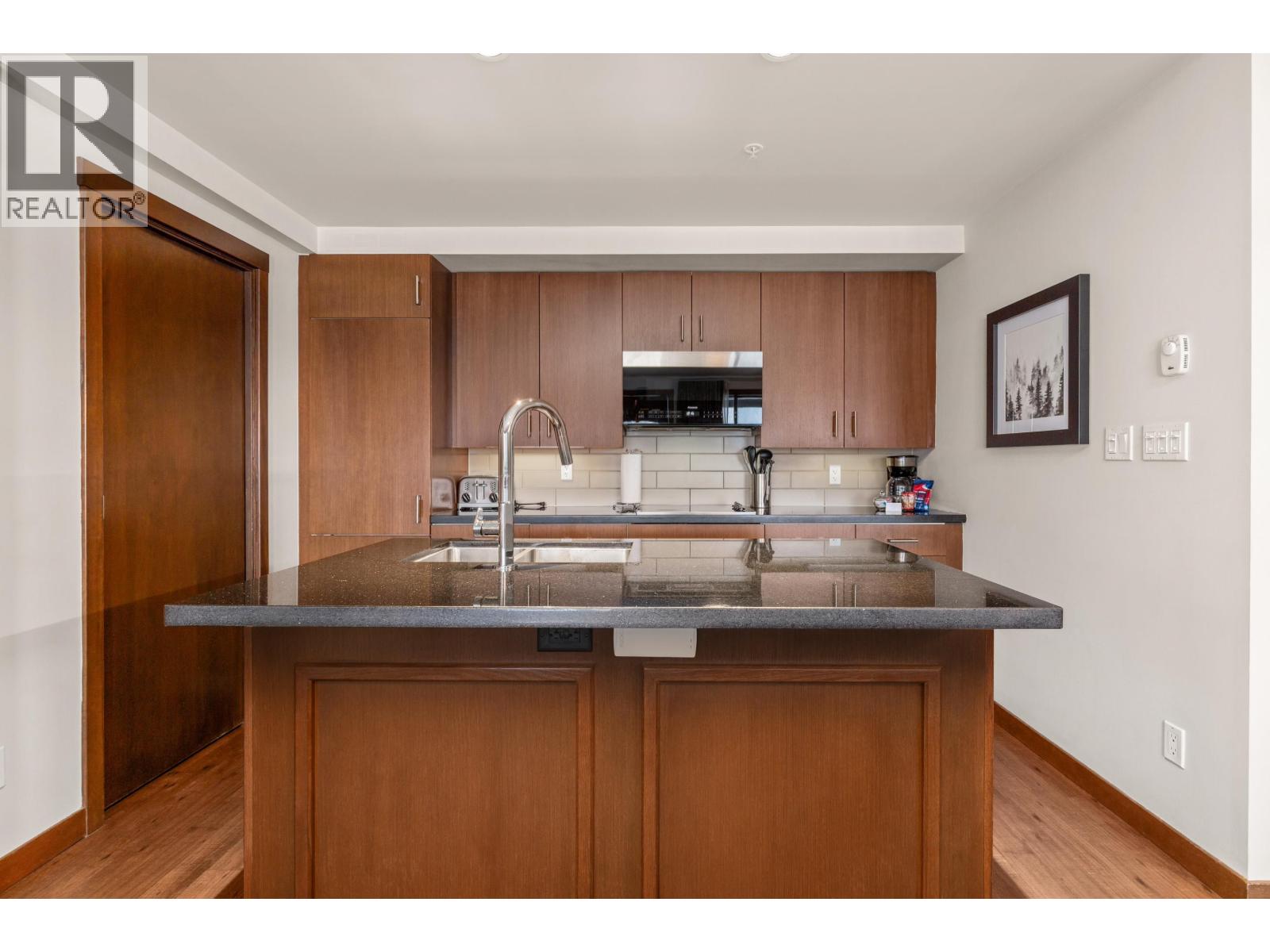 309b 2020 London Lane, Whistler, British Columbia  V0N 1B2 - Photo 9 - R3078076