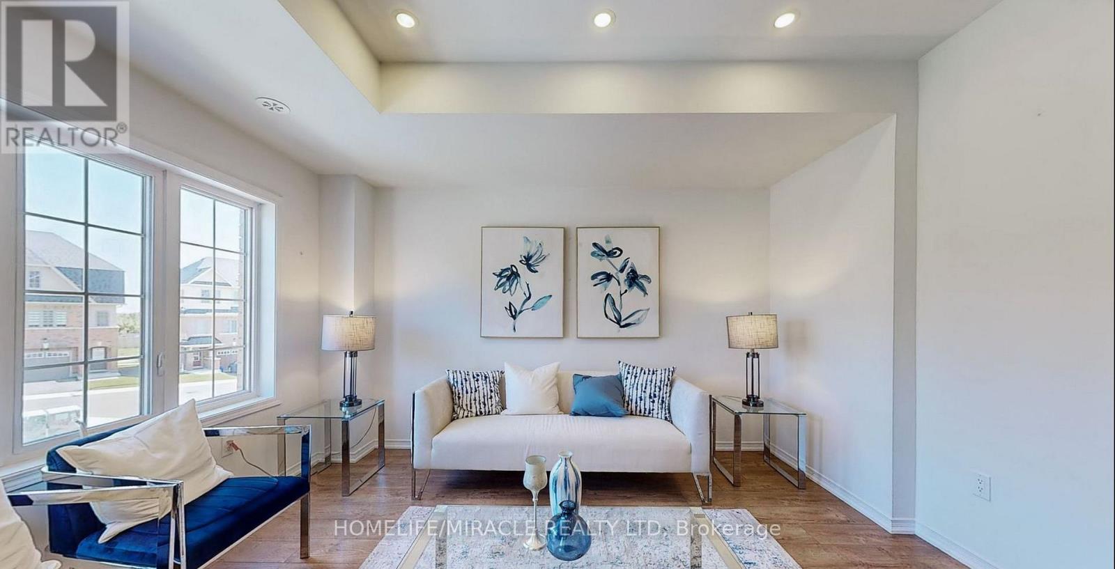 2695 Magdalen Path, Oshawa, Ontario  L1L 0R6 - Photo 3 - E12684944