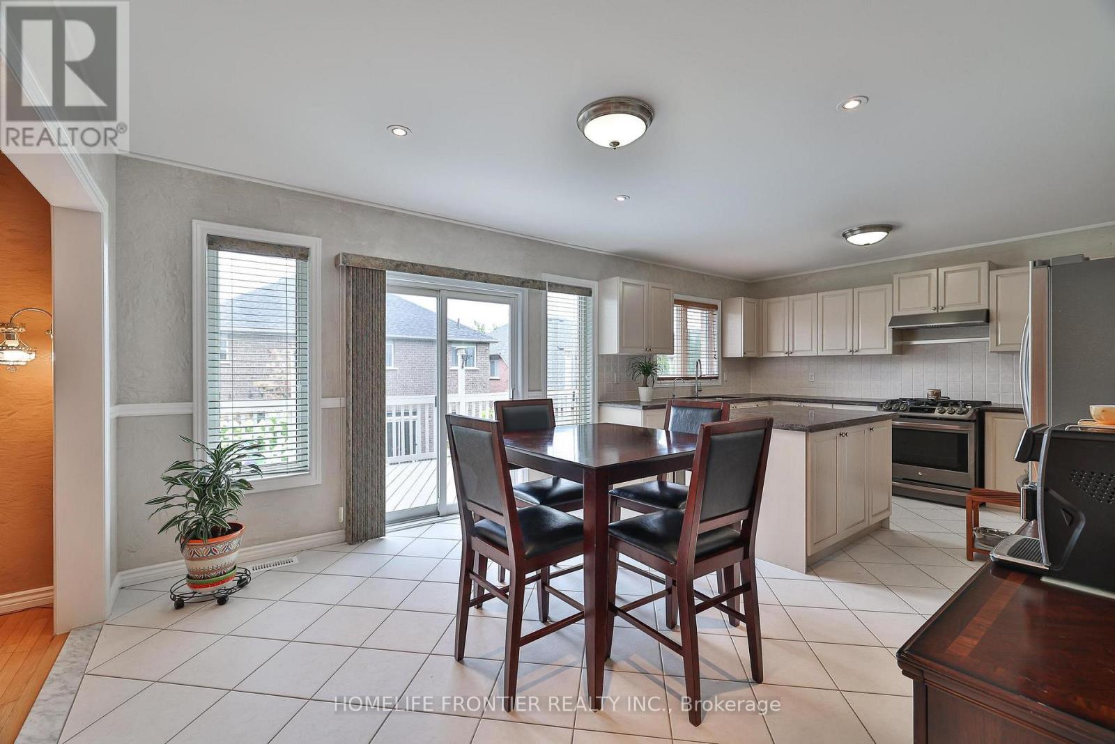 110 Red River Crescent, Newmarket, Ontario  L3X 2R1 - Photo 13 - N12684954