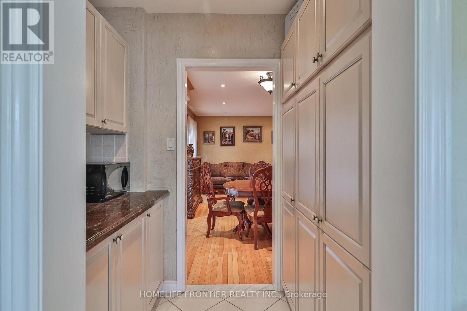 110 Red River Crescent, Newmarket, Ontario  L3X 2R1 - Photo 15 - N12684954