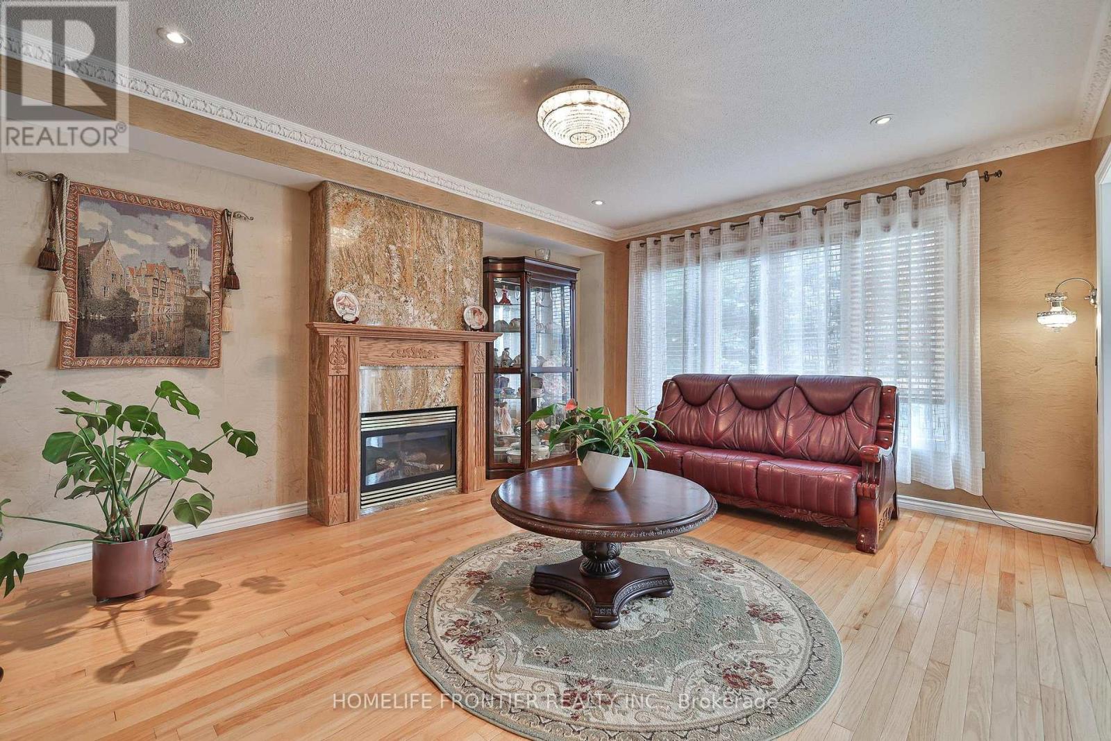 110 Red River Crescent, Newmarket, Ontario  L3X 2R1 - Photo 8 - N12684954