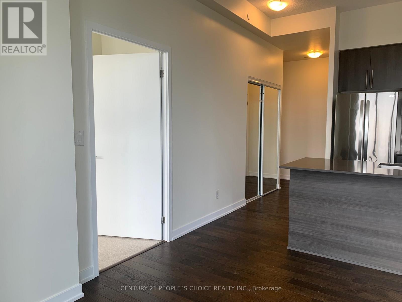 Unit - 601 - 510 Curran Place, Mississauga, Ontario  L5B 0J8 - Photo 2 - W12684932