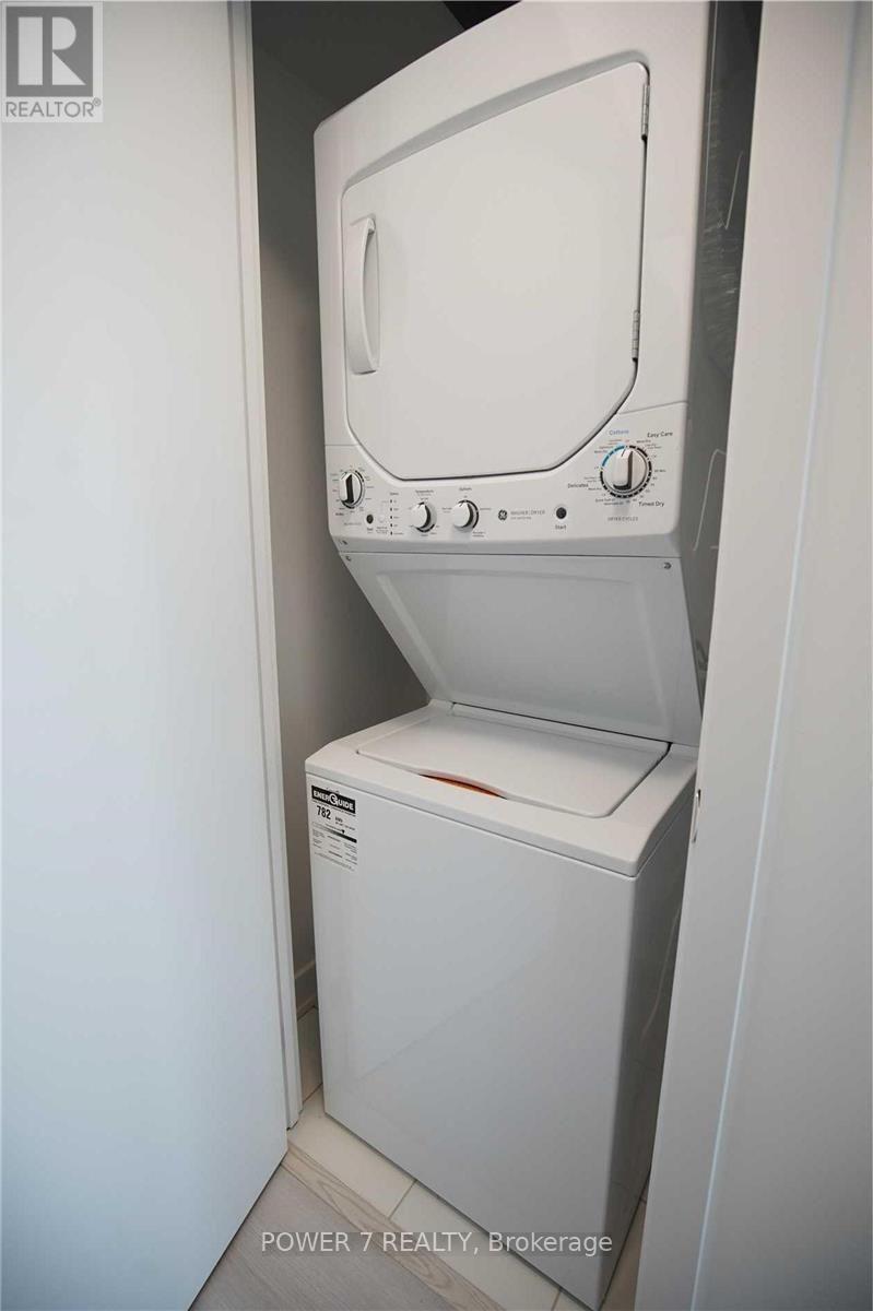 1418 - 160 Flemington Road, Toronto, Ontario  M6A 0A9 - Photo 5 - W12684946