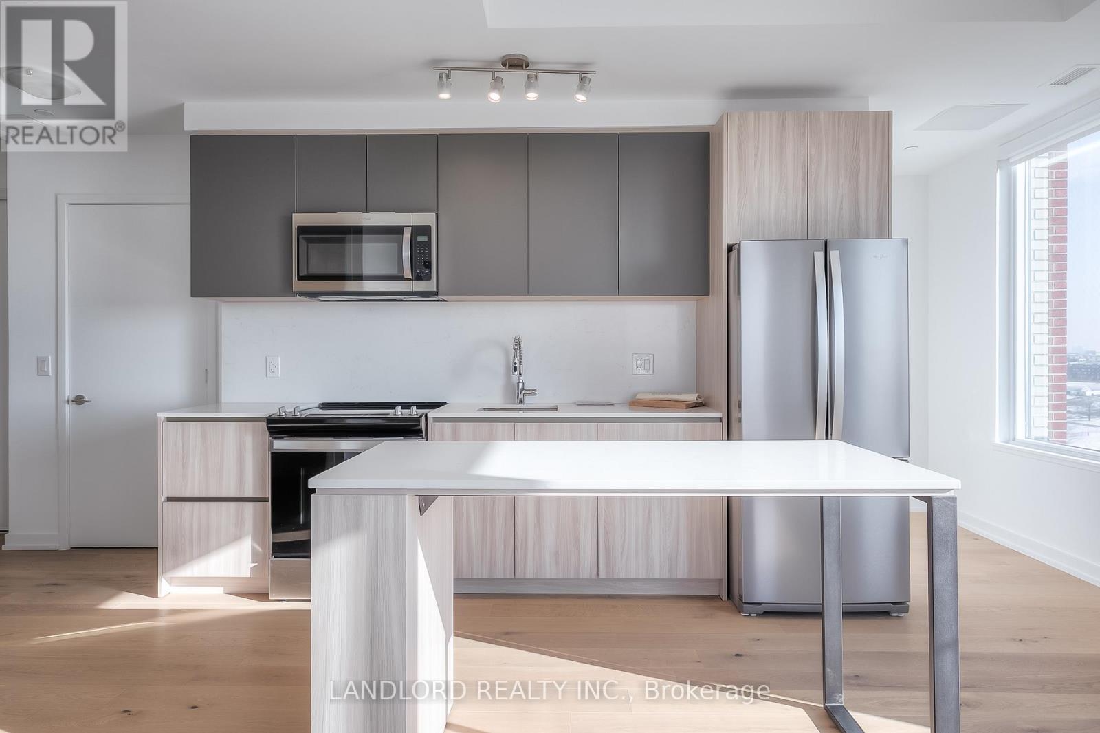 1208 - 3100 Keele Street, Toronto, Ontario  M3M 0E1 - Photo 3 - W12684952