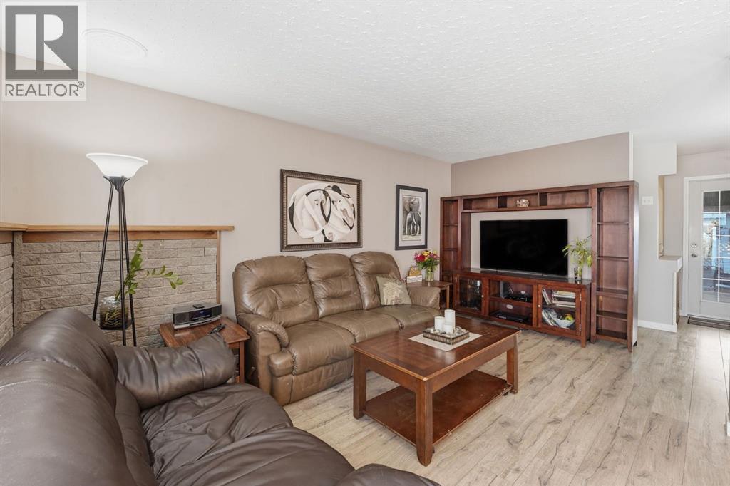 74 Mcrae Street E, Okotoks, Alberta  T1S 1J6 - Photo 14 - A2261407