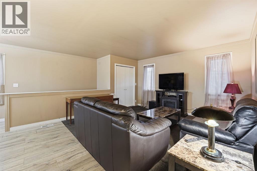 74 Mcrae Street E, Okotoks, Alberta  T1S 1J6 - Photo 34 - A2261407