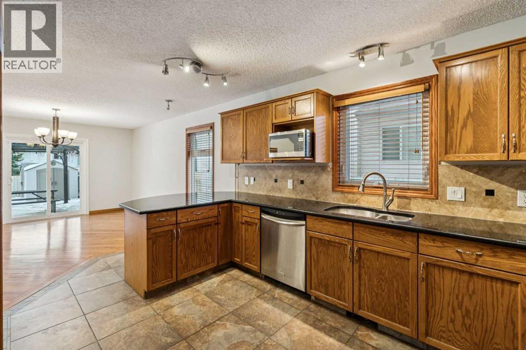 837 Applewood Drive Se, Calgary, Alberta  T2A 7R6 - Photo 11 - A2276289