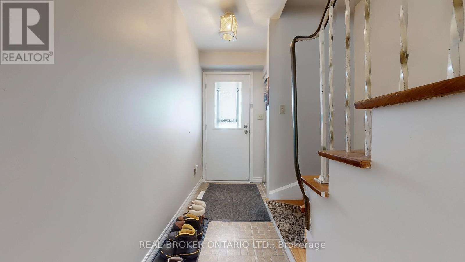 1166 Valley Court, Oshawa, Ontario  L1J 3M5 - Photo 2 - E12684972