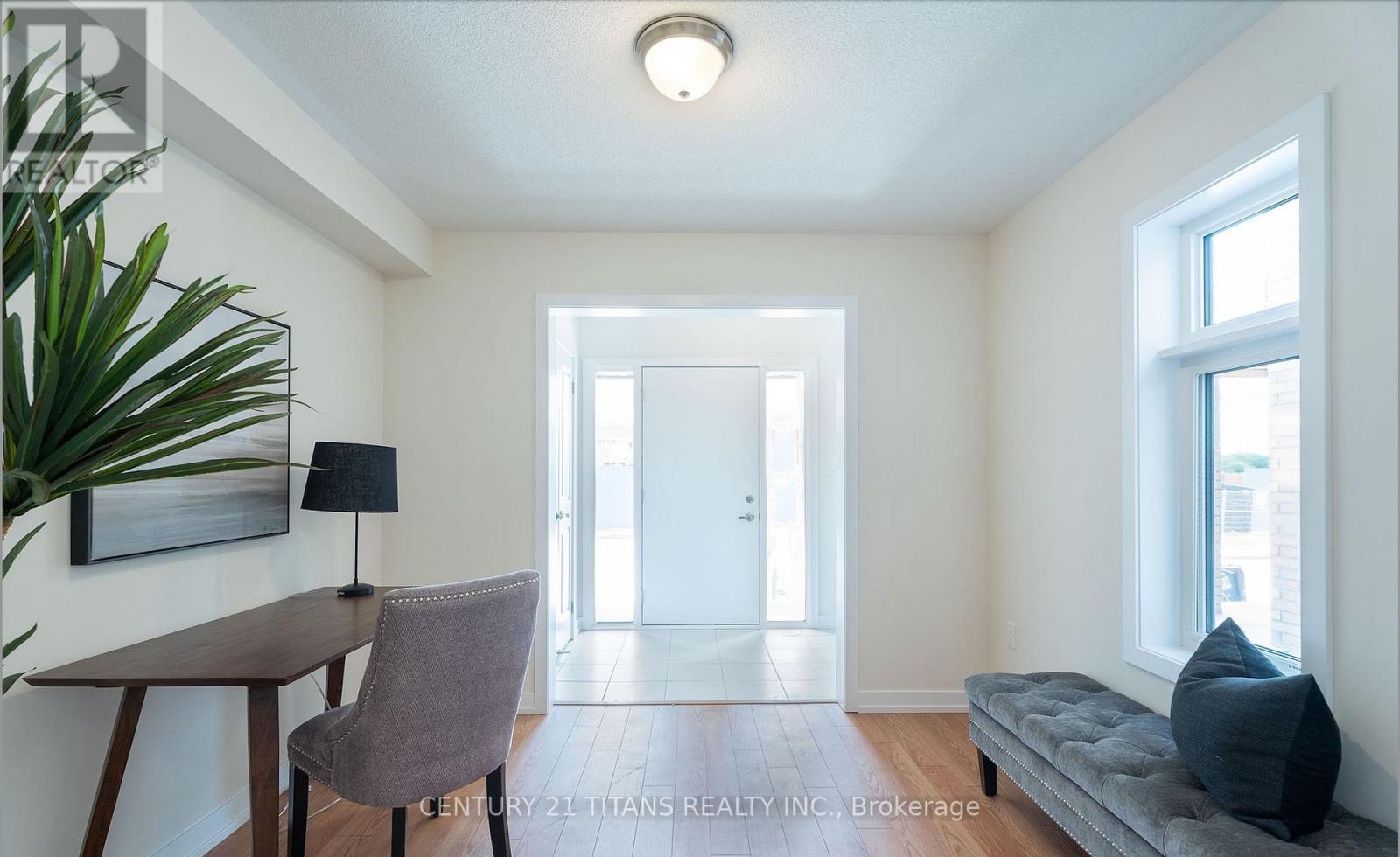 48 Dandara Gate, Vaughan, Ontario  L4L 1V8 - Photo 2 - N12684986