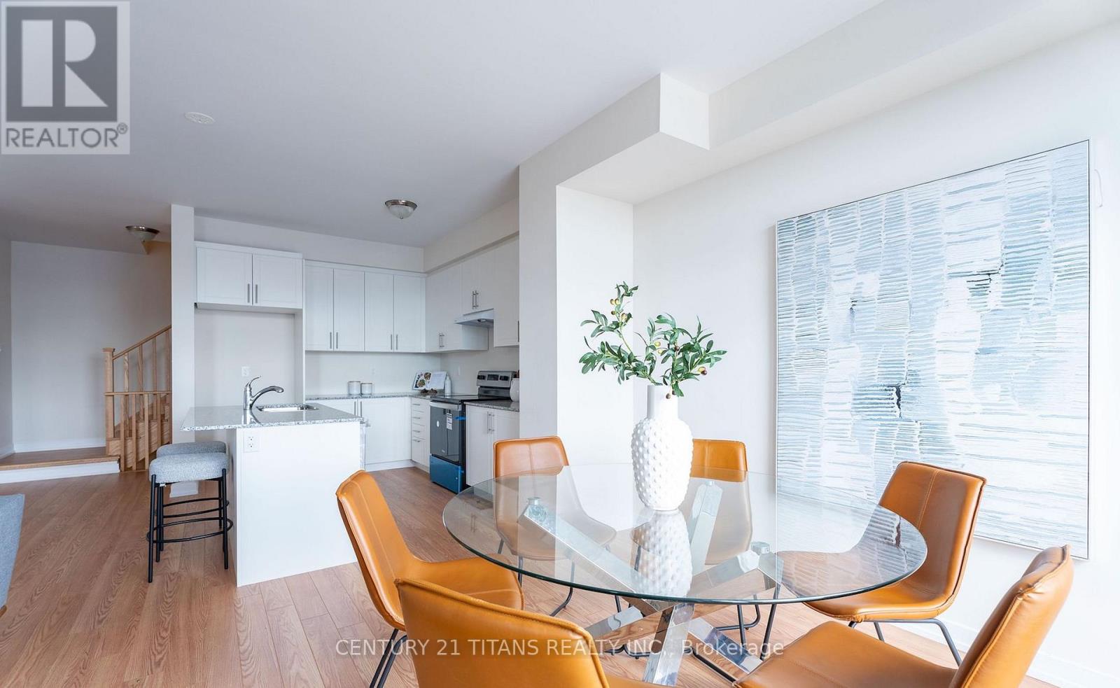 48 Dandara Gate, Vaughan, Ontario  L4L 1V8 - Photo 5 - N12684986