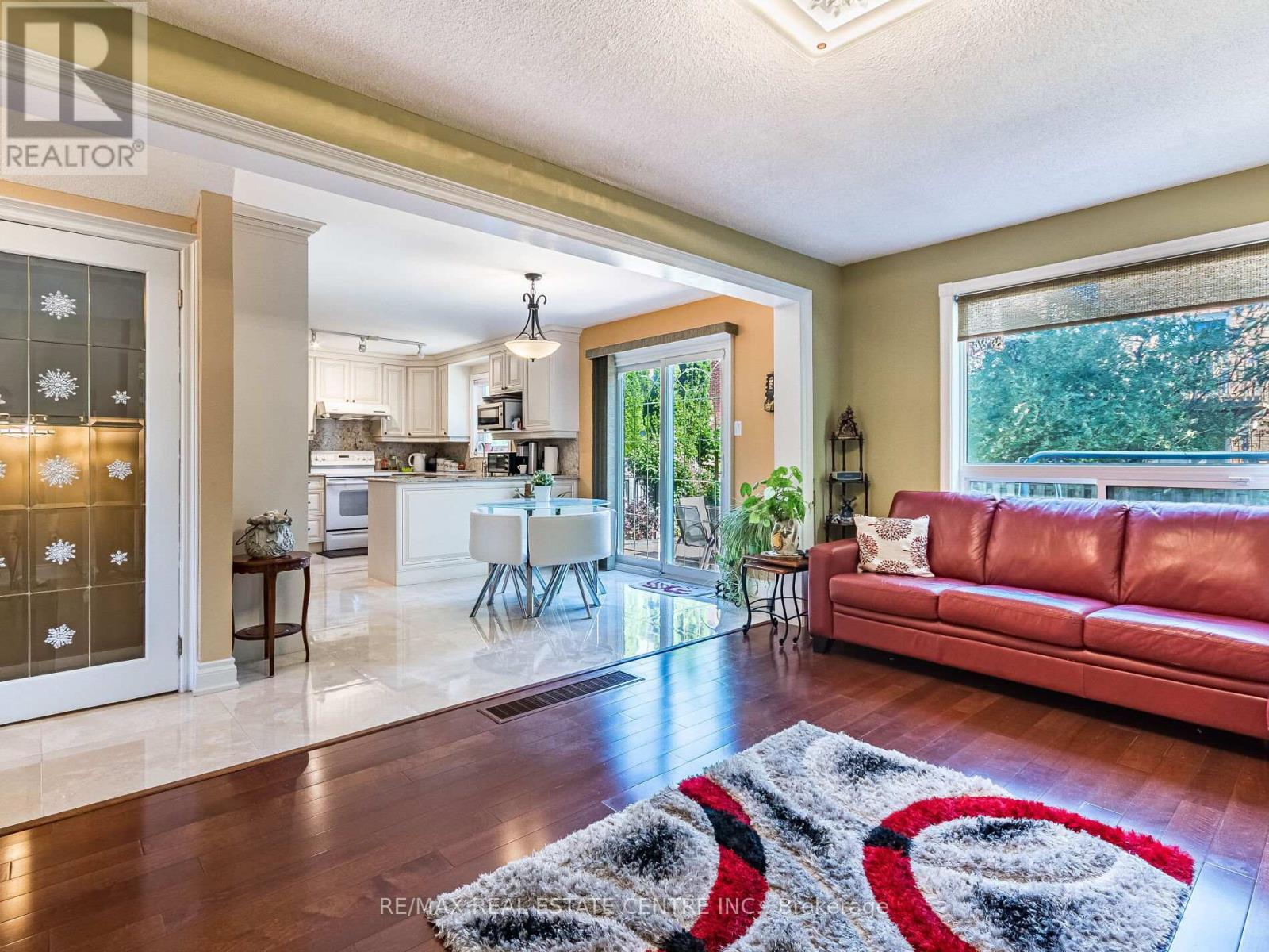 6439 Osprey Boulevard, Mississauga, Ontario  L5N 6E4 - Photo 12 - W12684976