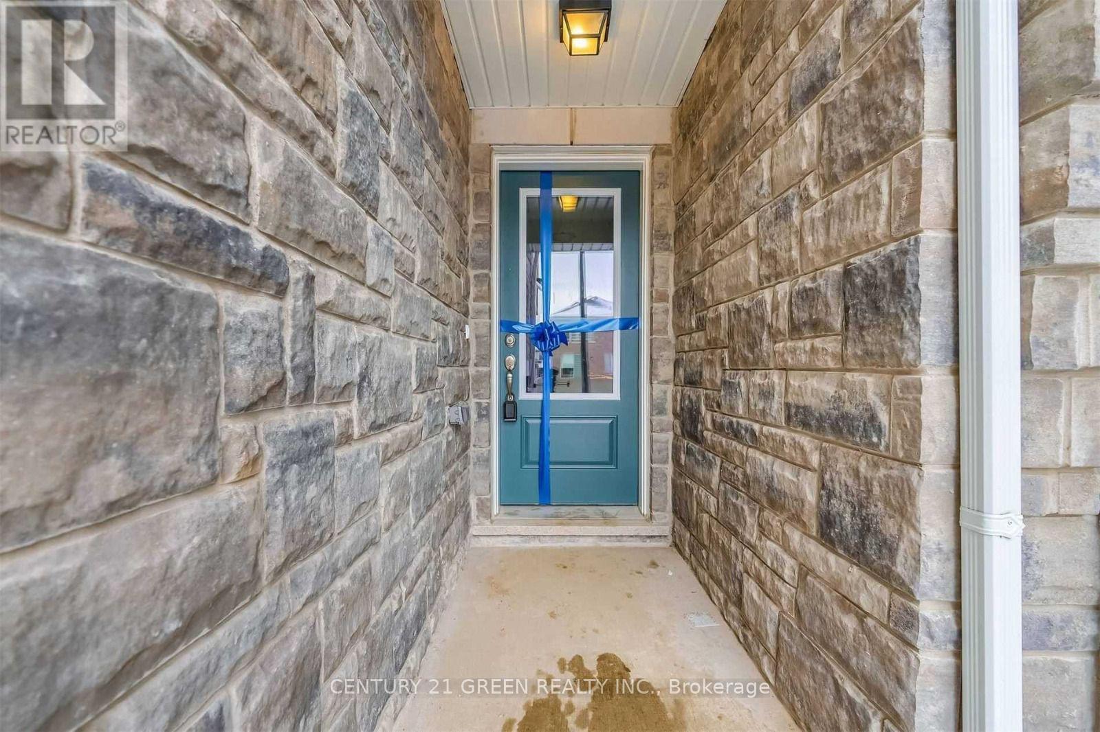 1263 Walnut Landing, Milton, Ontario  L9E 1S4 - Photo 5 - W12684988