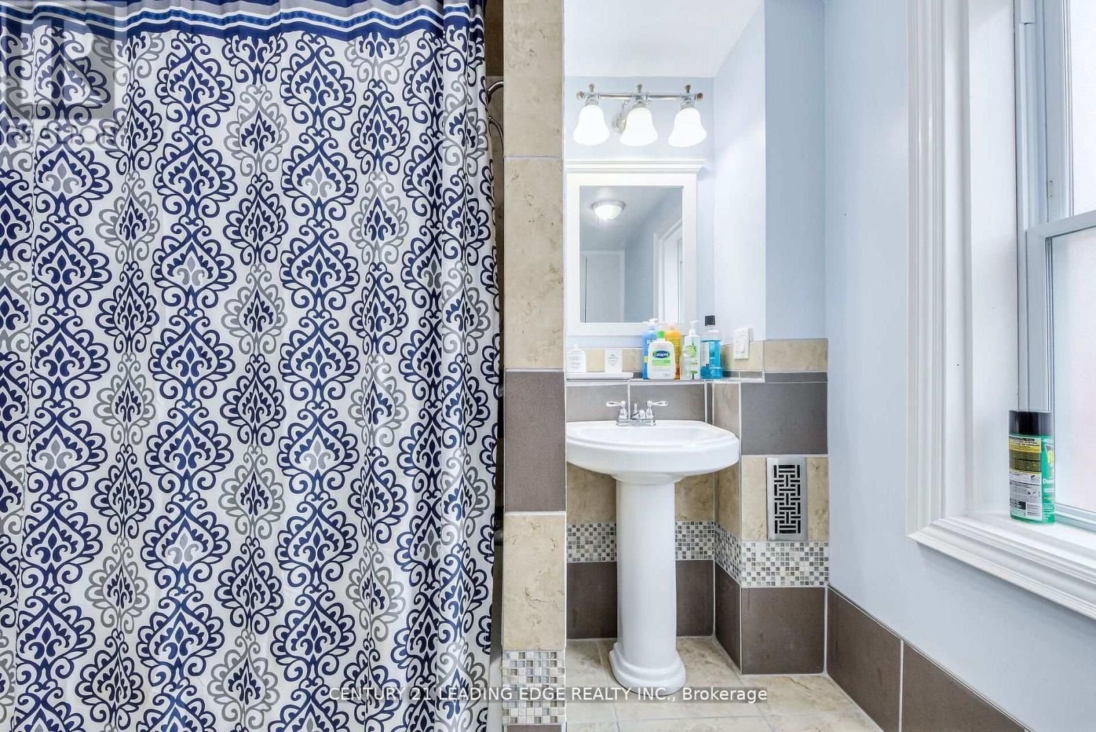 214 Aylmer Street, Peterborough, Ontario  K9J 3K4 - Photo 17 - X12684970