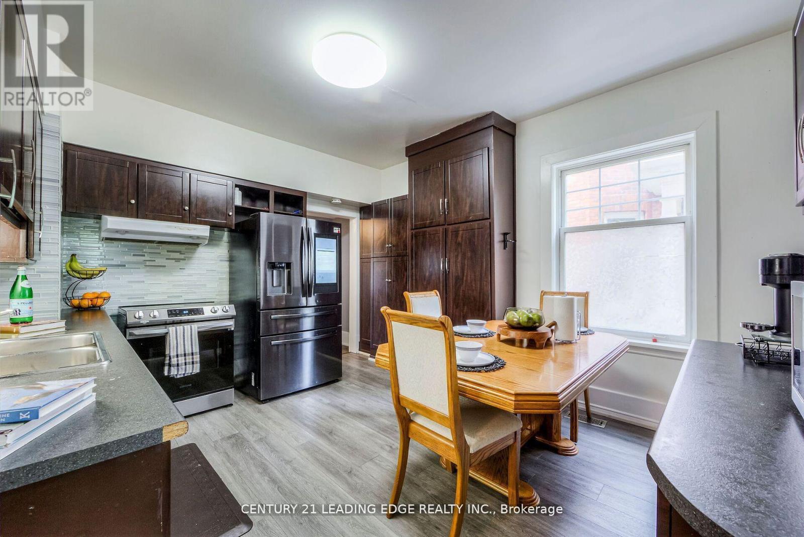 214 Aylmer Street, Peterborough, Ontario  K9J 3K4 - Photo 5 - X12684970