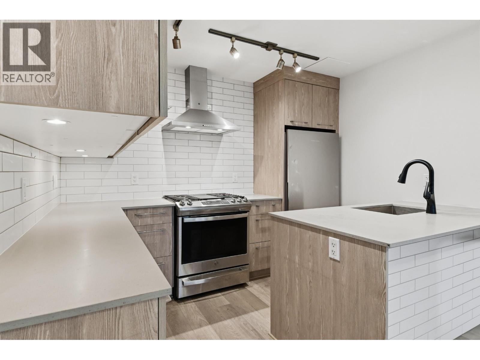 1020 Auckland Street, New Westminster, British Columbia  V3M 0M3 - Photo 11 - R3077749