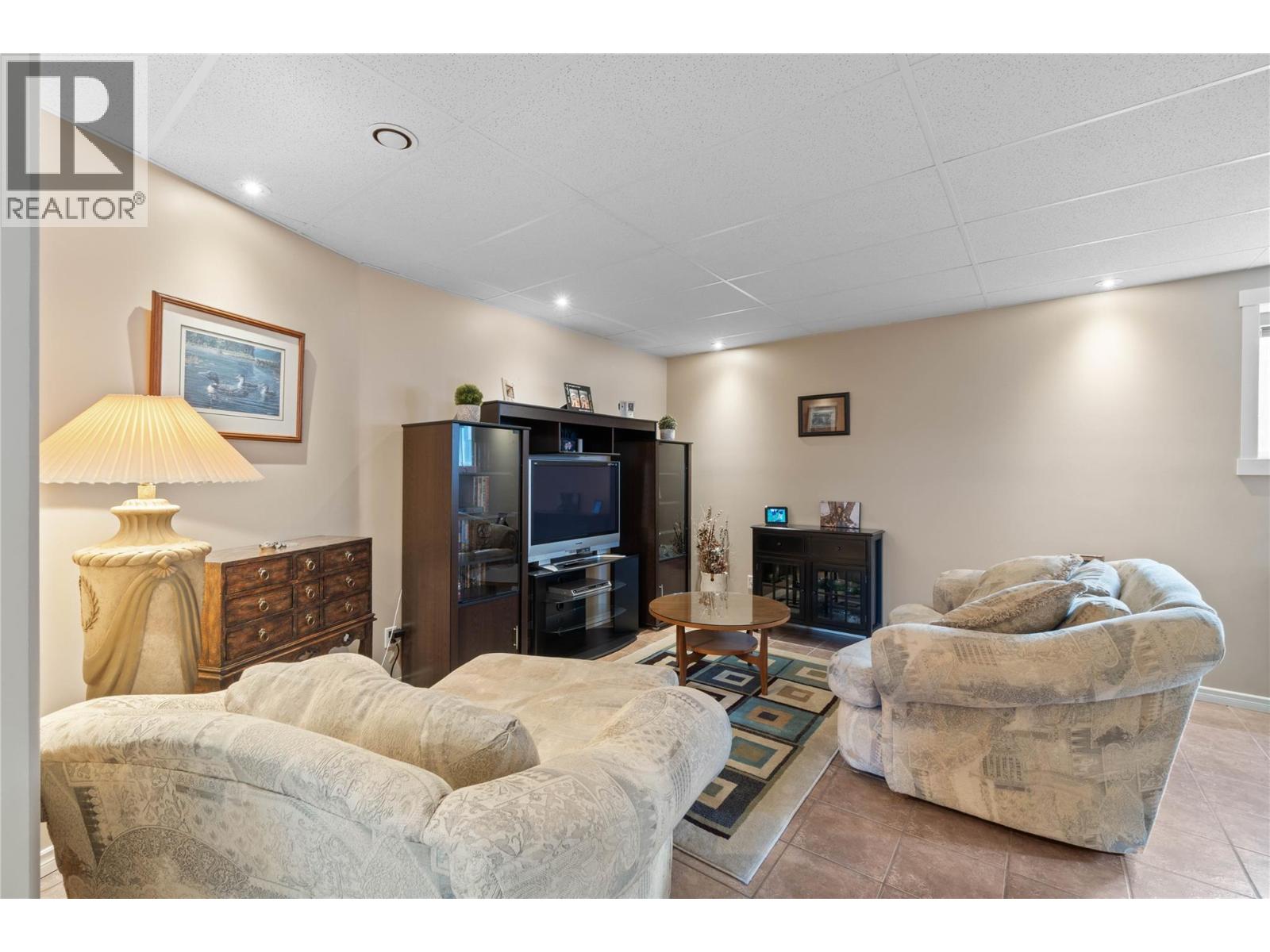 2535 Valleyview Drive, Kamloops, British Columbia  V2E 2M3 - Photo 24 - 10371989