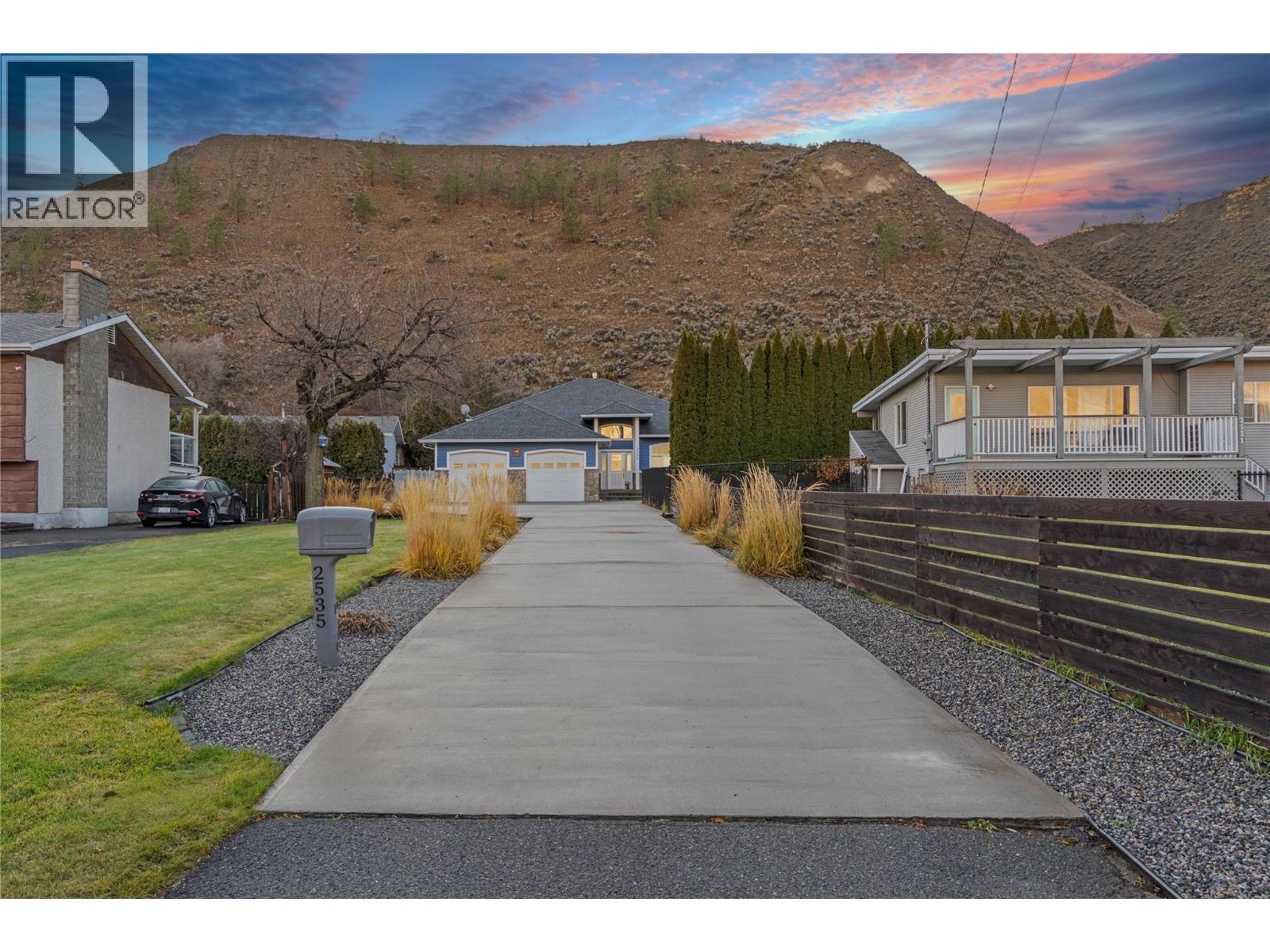 2535 Valleyview Drive, Kamloops, British Columbia  V2E 2M3 - Photo 2 - 10371989