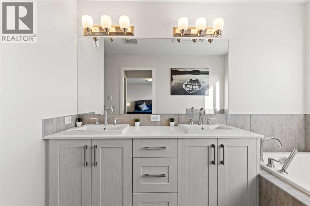 492 Chinook Gate Square Sw, Airdrie, Alberta  T4B 4W1 - Photo 36 - A2272245