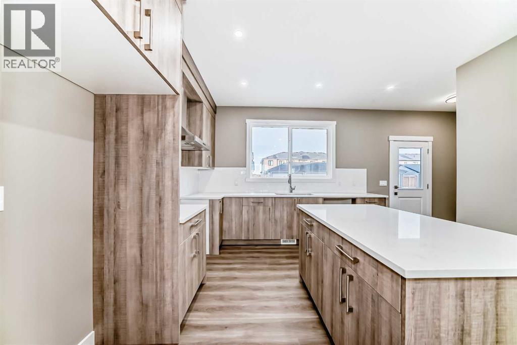 136 Belvedere Park Se, Calgary, Alberta  T2A 8A1 - Photo 4 - A2277555