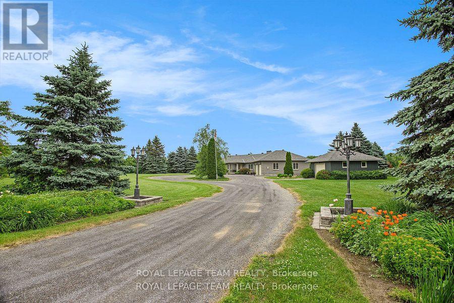 2124 Cty Rd 18 Road S, North Grenville, Ontario  K0G 1J0 - Photo 43 - X12685020