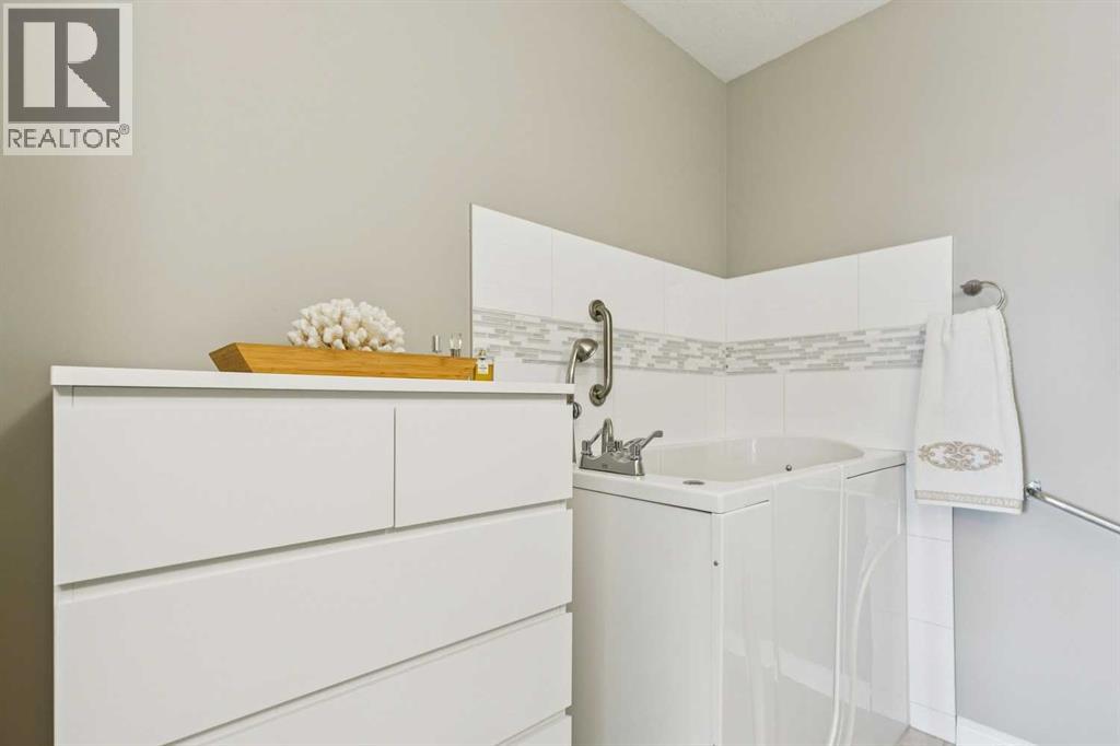 1303, 1303 Lake Fraser Court Se, Calgary, Alberta  T2J 7G4 - Photo 19 - A2277635