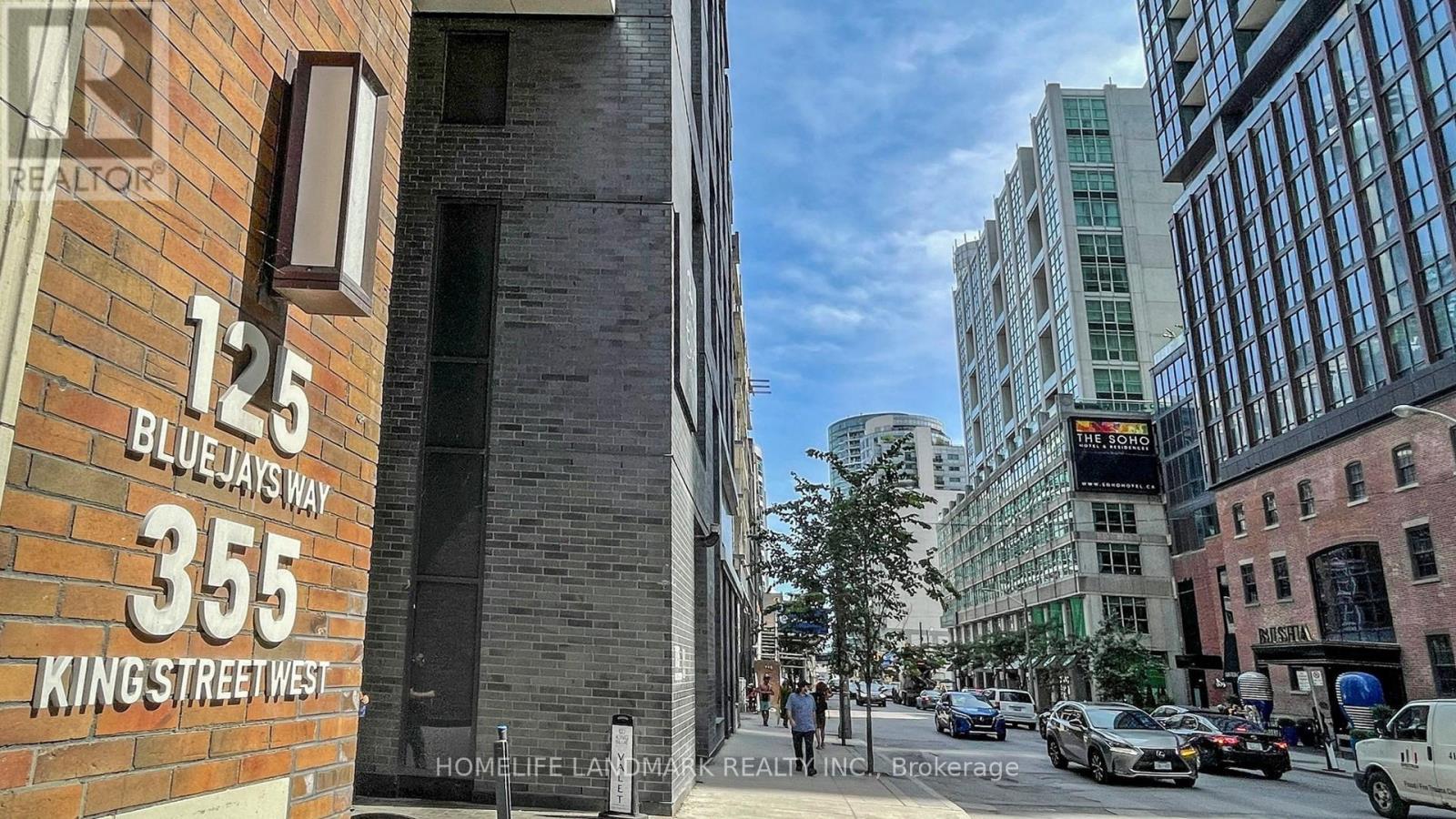 1902 - 125 Blue Jays Way, Toronto, Ontario  M5V 0N5 - Photo 2 - C12685016