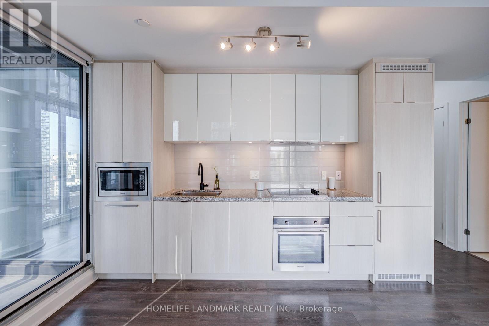 1902 - 125 Blue Jays Way, Toronto, Ontario  M5V 0N5 - Photo 5 - C12685016