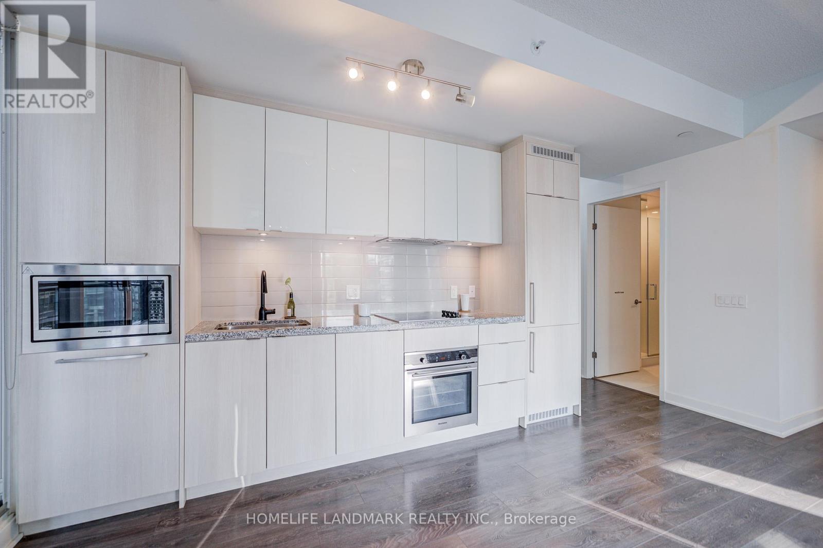 1902 - 125 Blue Jays Way, Toronto, Ontario  M5V 0N5 - Photo 6 - C12685016