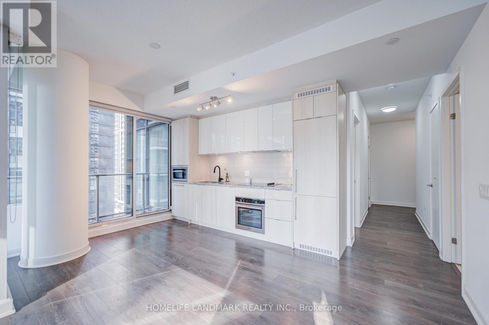 1902 - 125 Blue Jays Way, Toronto, Ontario  M5V 0N5 - Photo 8 - C12685016