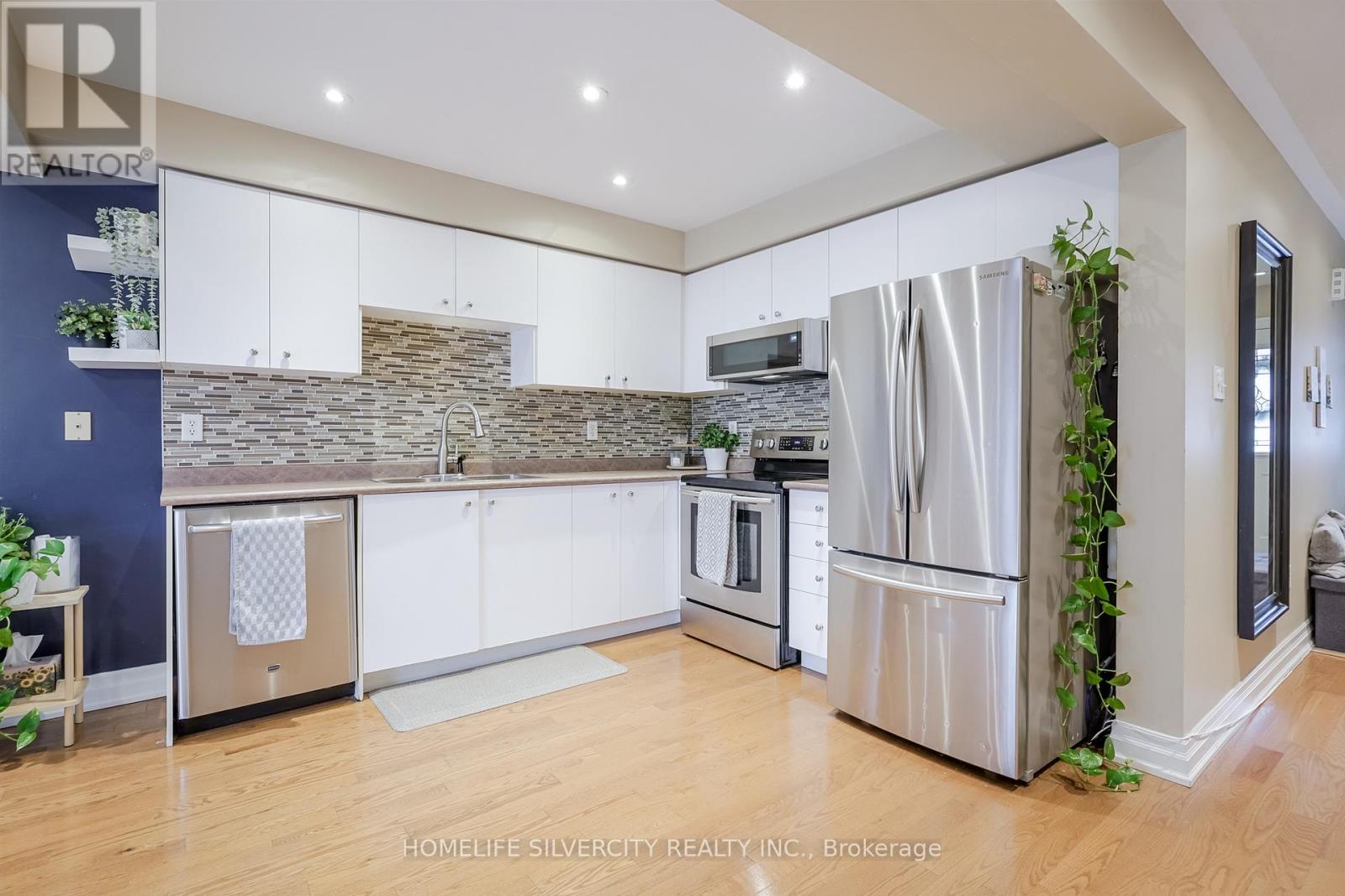 376 Sparrow Circle, Pickering, Ontario  L1V 7E6 - Photo 18 - E12685006