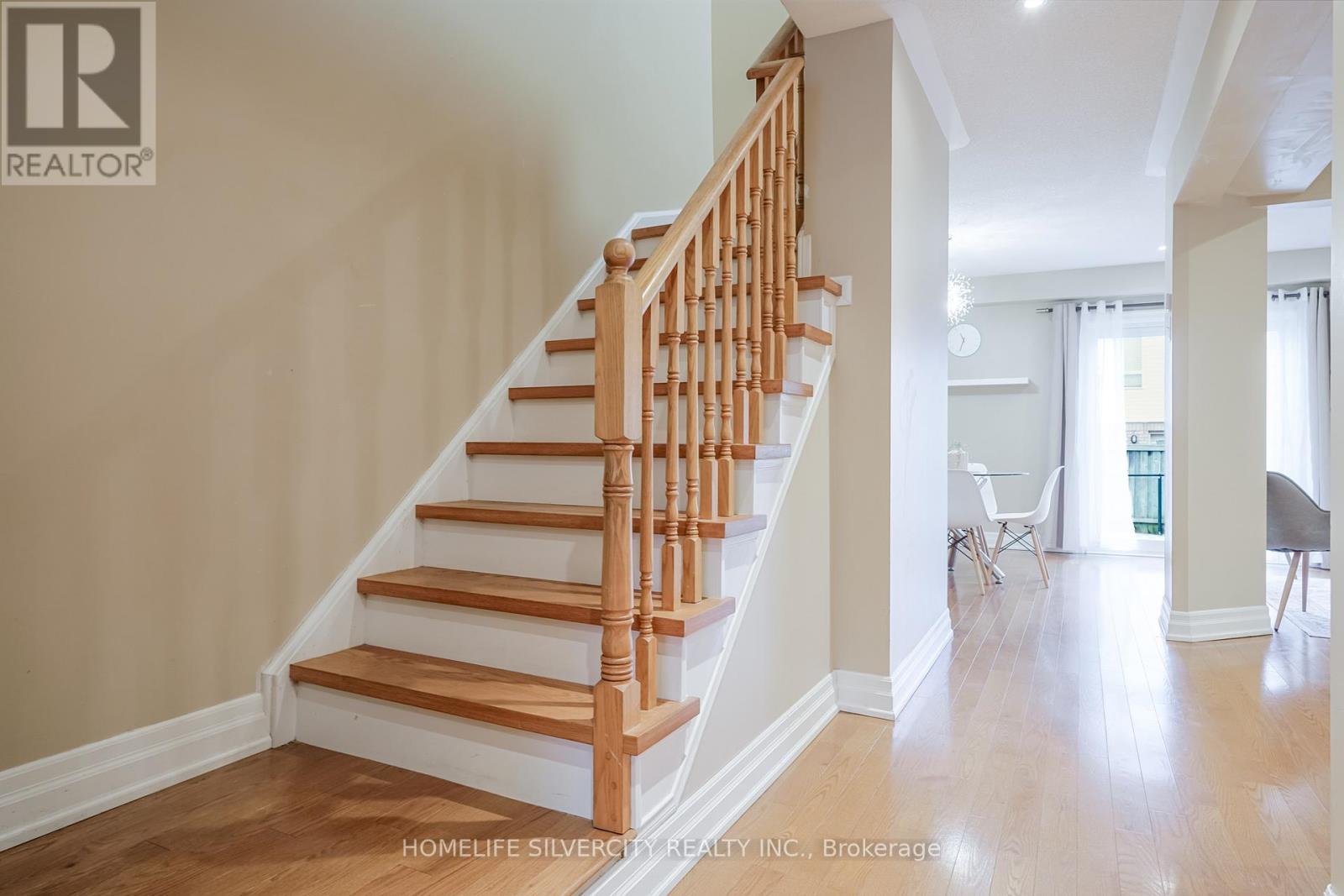 376 Sparrow Circle, Pickering, Ontario  L1V 7E6 - Photo 6 - E12685006