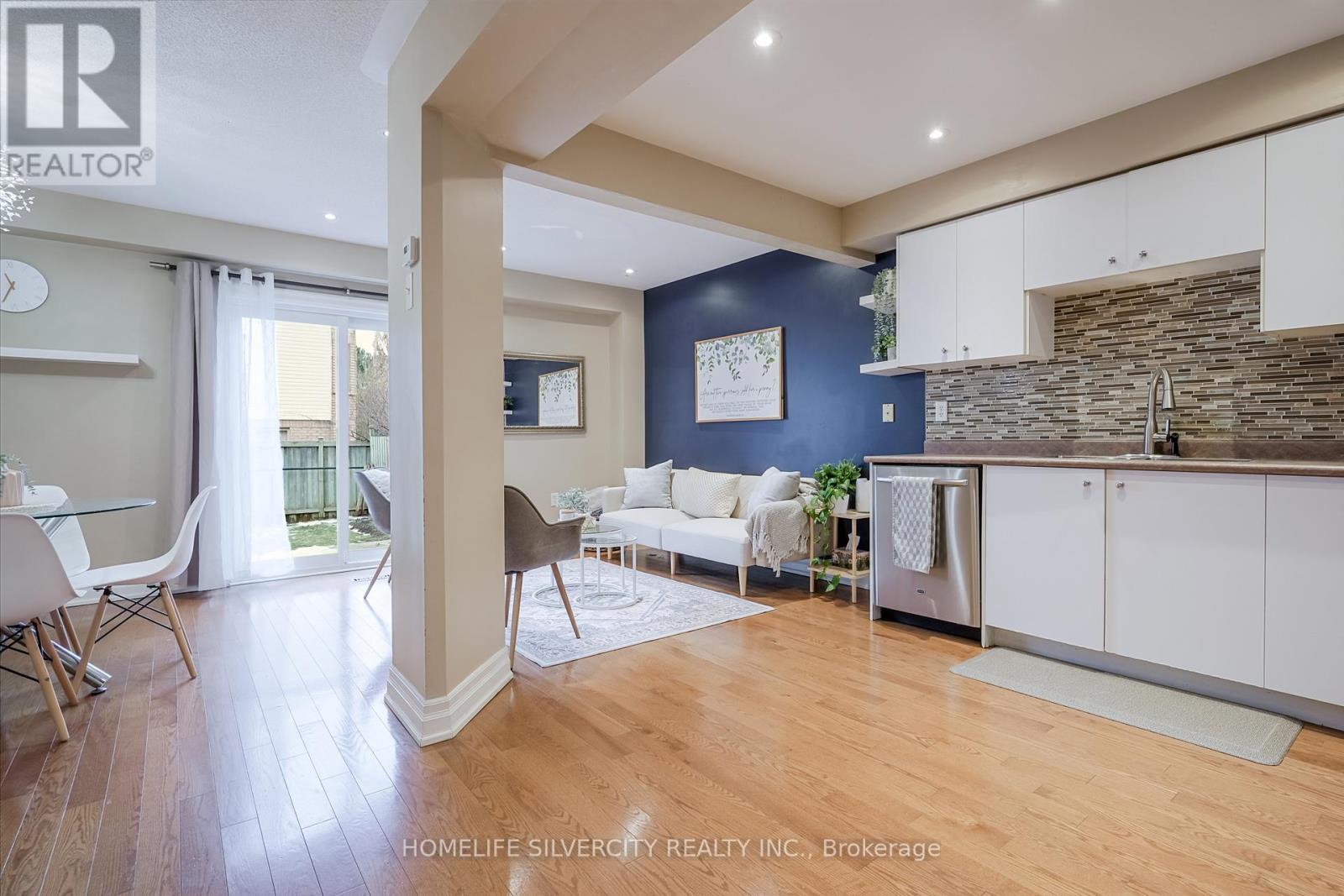 376 Sparrow Circle, Pickering, Ontario  L1V 7E6 - Photo 7 - E12685006